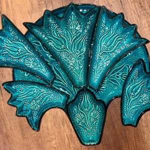 EL YAPIMI ÇİNİ SERAMİK KABARTMA DESENLİ KARANFİL MODELİ TURKUAZ / YEŞİL KAHVALTILIK - ÇEREZLİK